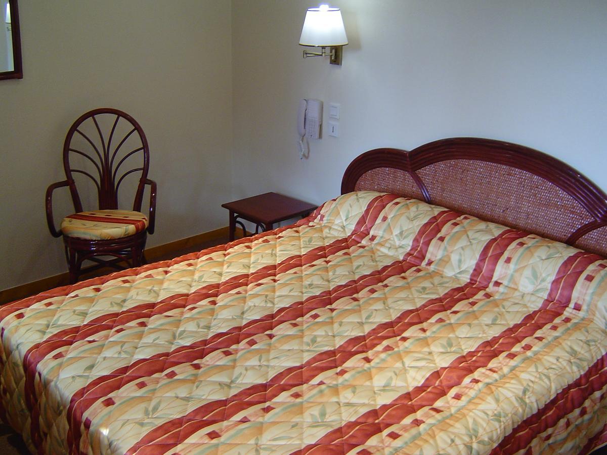 Hotel De Normandie Conches-en-Ouche Экстерьер фото